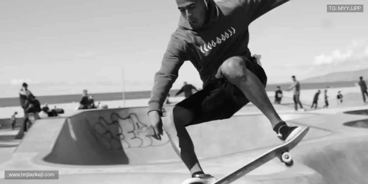 📱【指尖掌控】一键切换赛场,精彩永不缺席!