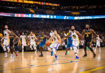 NBA季前赛精彩回顾：明星球员闪耀全场